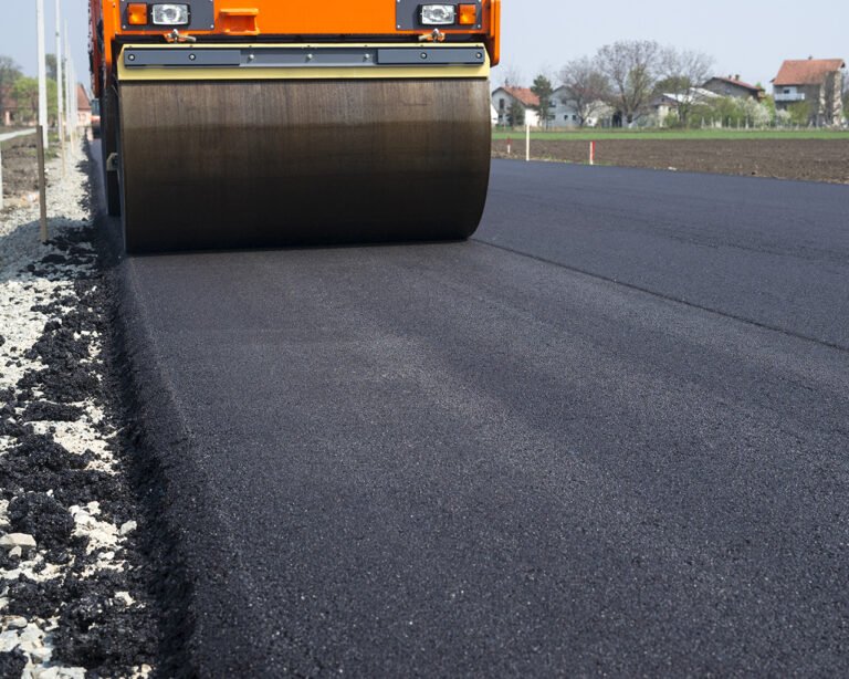 Lire la suite à propos de l’article Constructeur de Routes Roumain : Pilier de l’Infrastructures et Artisan de la Mobilité