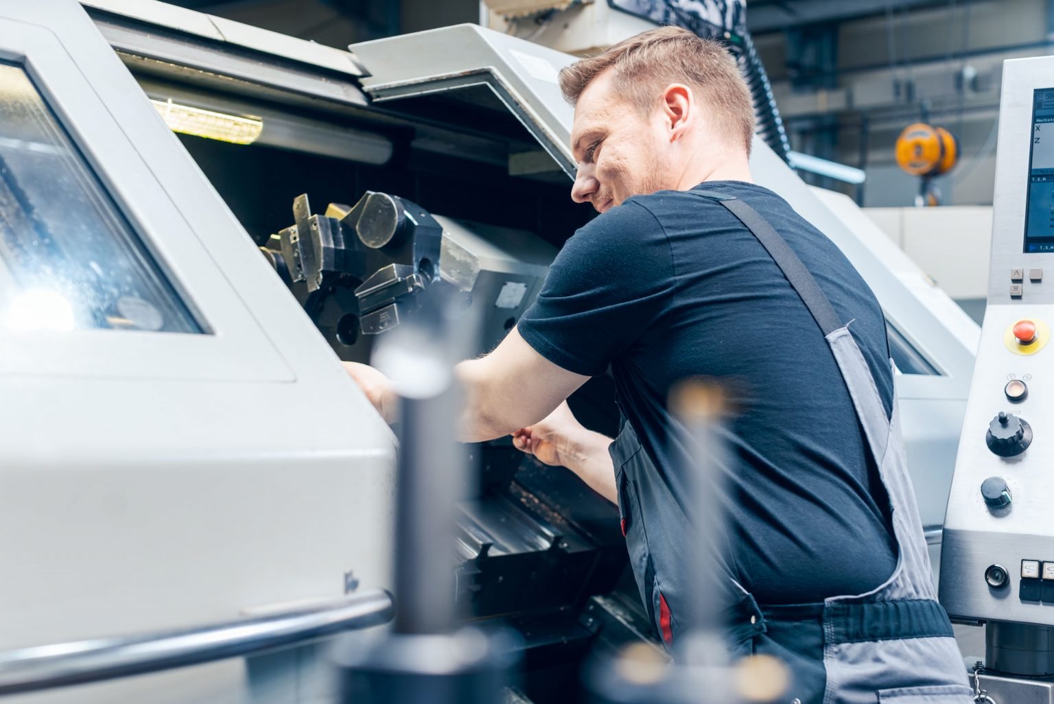 Lire la suite à propos de l’article L’Essence de la Précision : L’Opérateur CNC Roumain, Pilier de l’Industrie Moderne