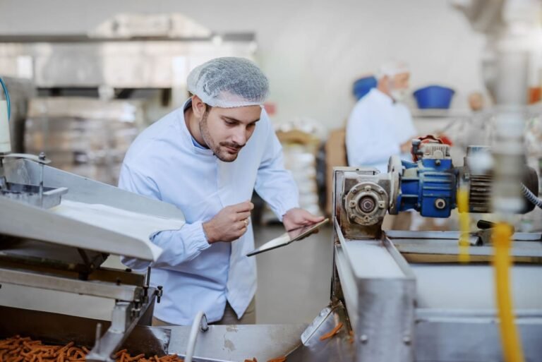 Lire la suite à propos de l’article Les Gardiens de l’Excellence : Le Rôle Indispensable du Contrôleur de Qualité Roumain dans l’Industrie Moderne