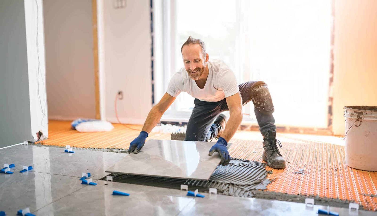 You are currently viewing Carreleur Roumain : L’Expert de la Précision et de l’Esthétique dans le Bâtiment