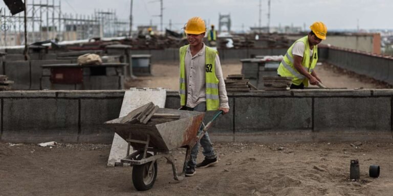 Lire la suite à propos de l’article Le rôle des travailleurs temporaires roumains en France : Un atout pour les entreprises françaises